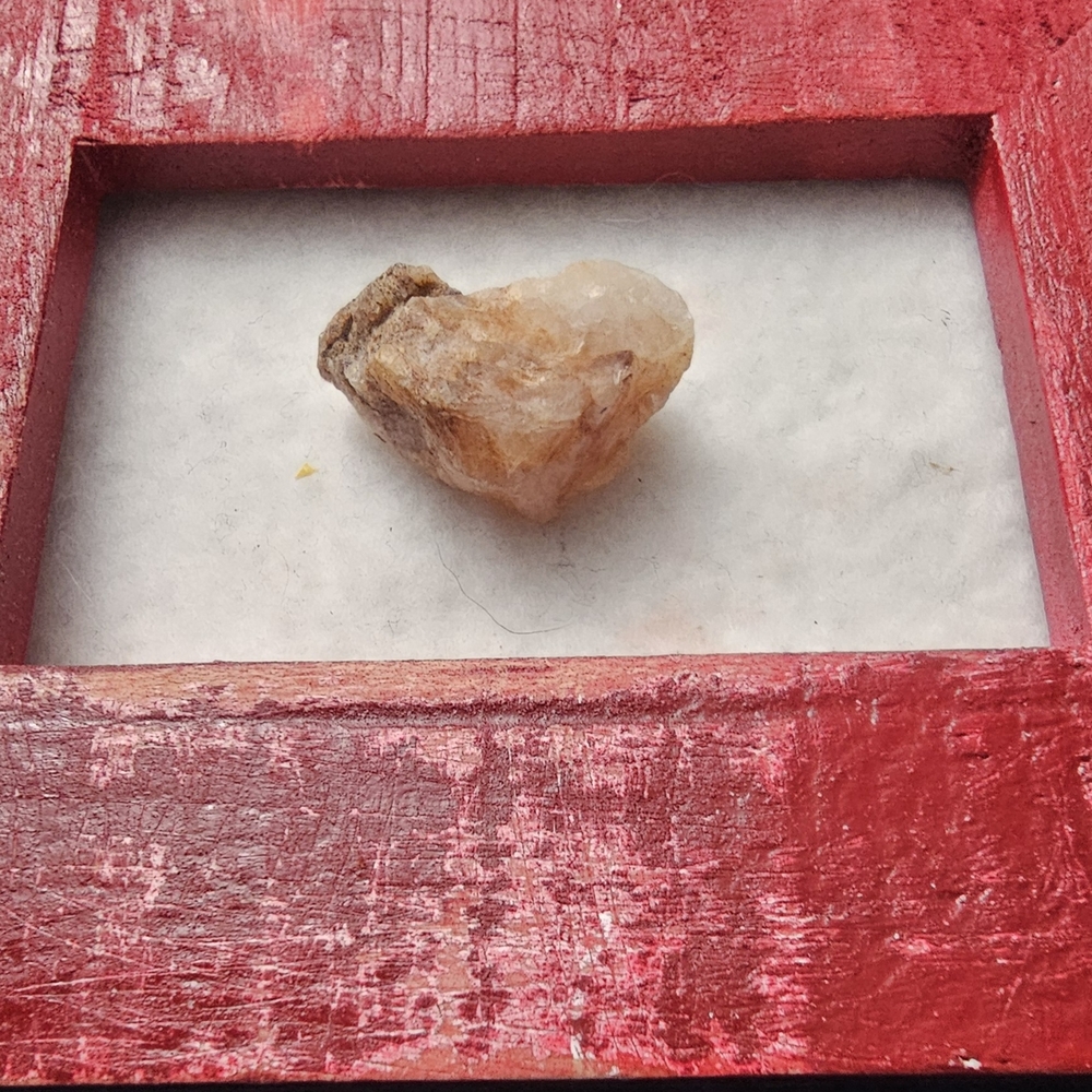 Rustic Red Heart-Shaped Stone Frame - Picture 3 of 5